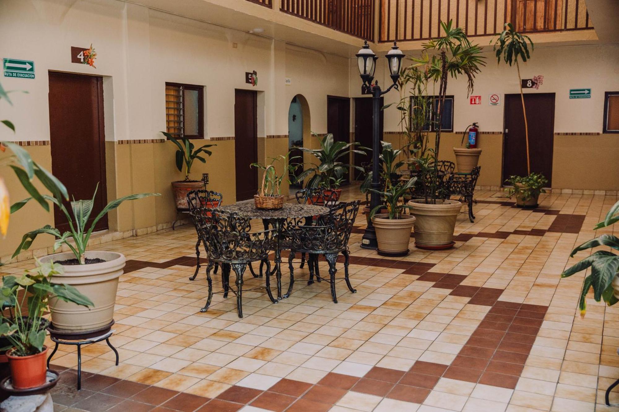 Hotel Cervantino Tapachula Exterior photo
