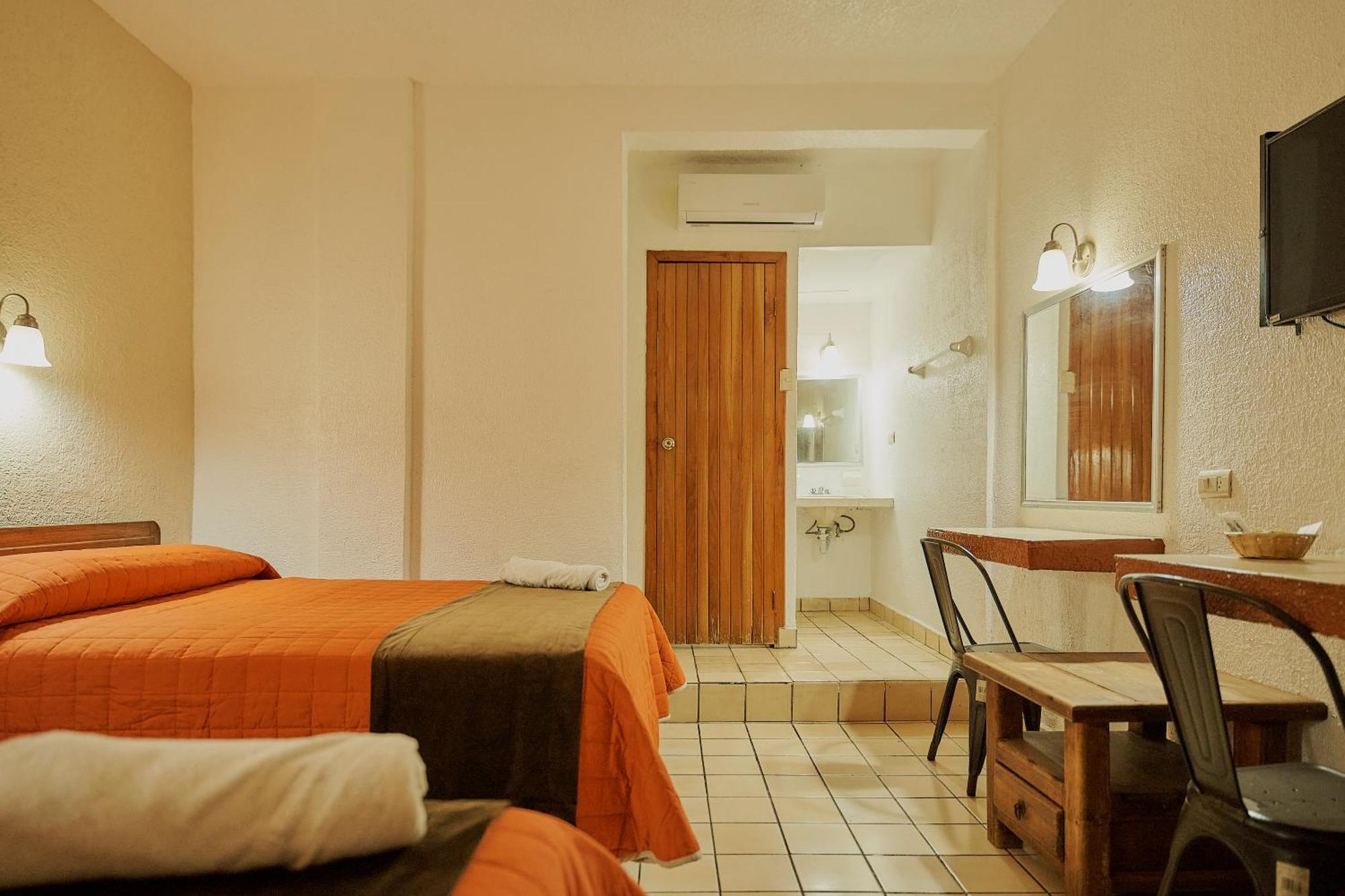 Hotel Cervantino Tapachula Exterior photo